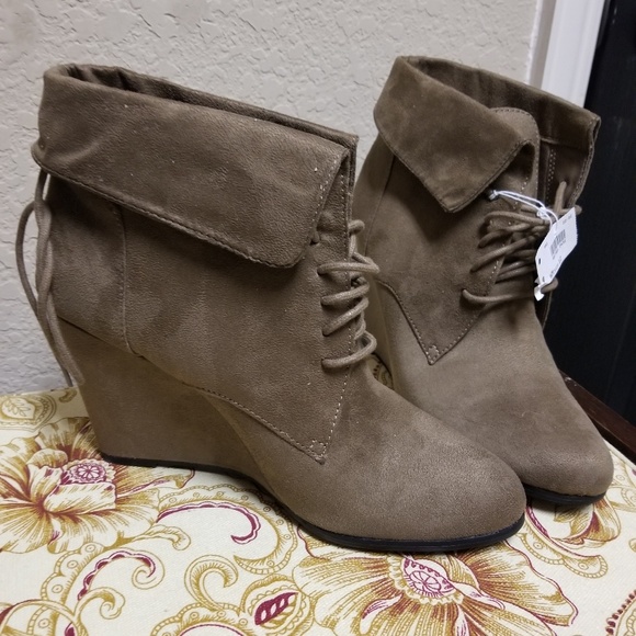 Ankle boots - Picture 2 of 4